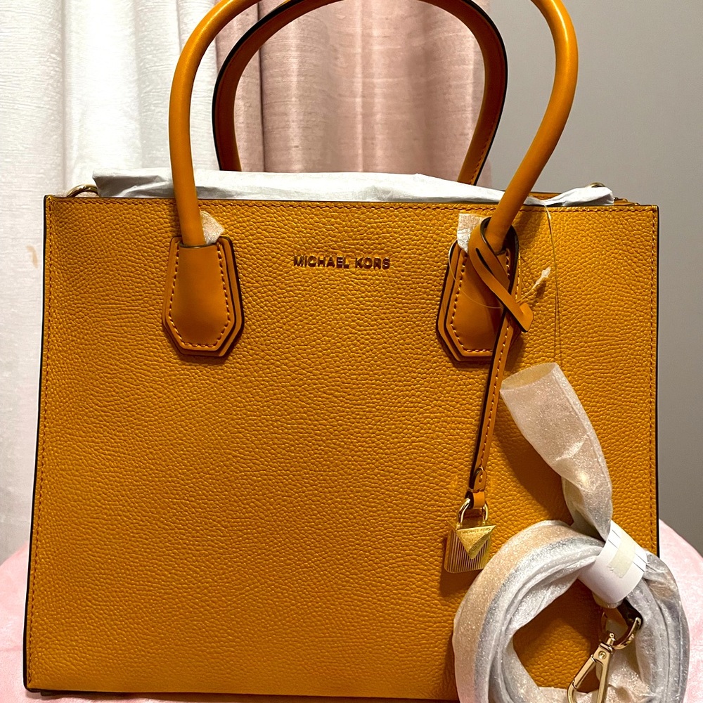 Michael Kors purse